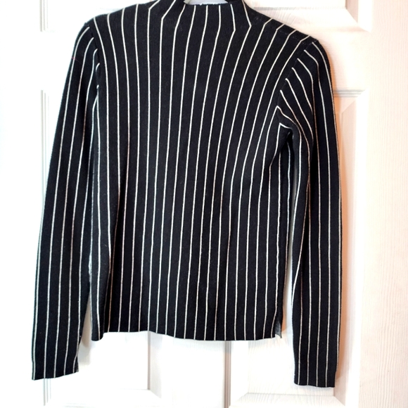 Zara lined print long sleeve - Picture 1 of 3